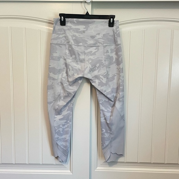 Lululemon Wunder Under High-Rise *Roll Down Scallop Full-On Luxtreme 23" size 10 - Picture 2 of 9